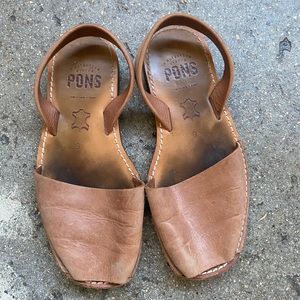 Pons leather avarca sandal size 9 brown